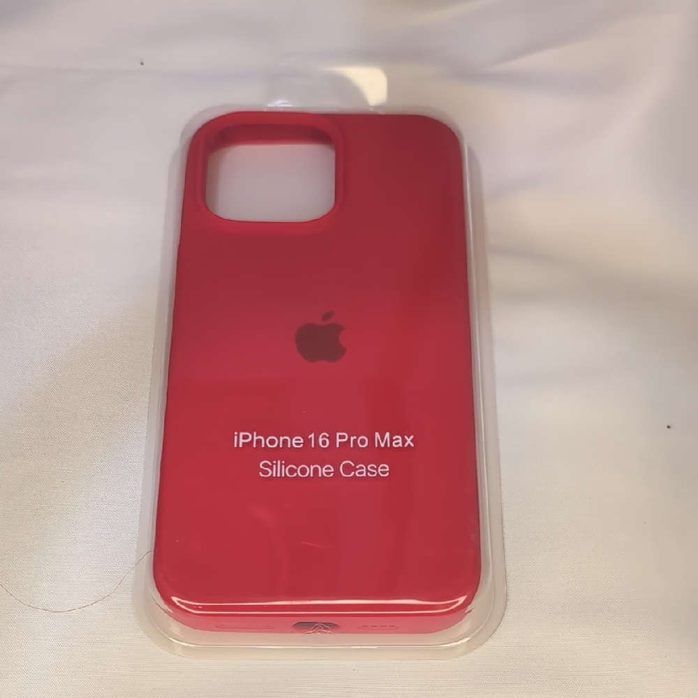Apple iPhone 16 Pro Max Silicone Case - Vibrant Red
